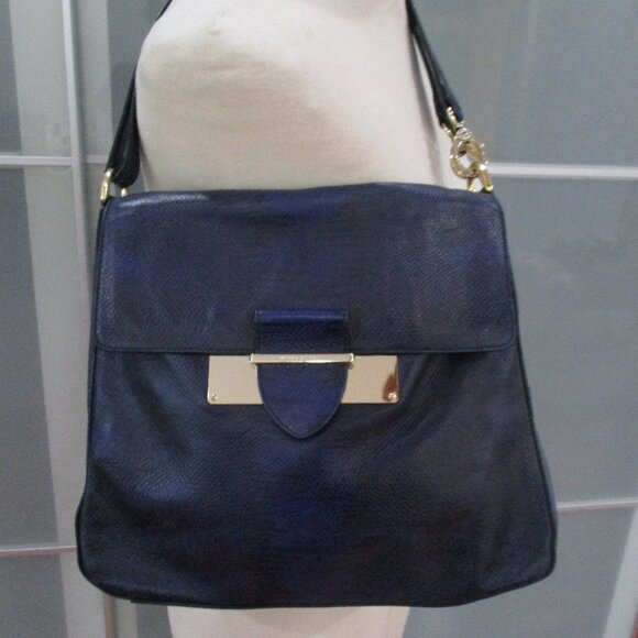 Henri Bendel Whitney Messenger Purple / Black Python Bag Leather - Picture 1 of 7